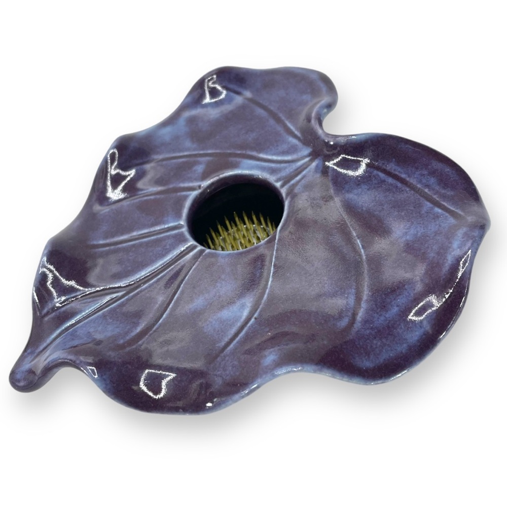 Ikebana Kenzan Flower Flog Glazed Ceramic Purple Elephant Ear Leaf Vase 6.5" - Picture 3 of 9